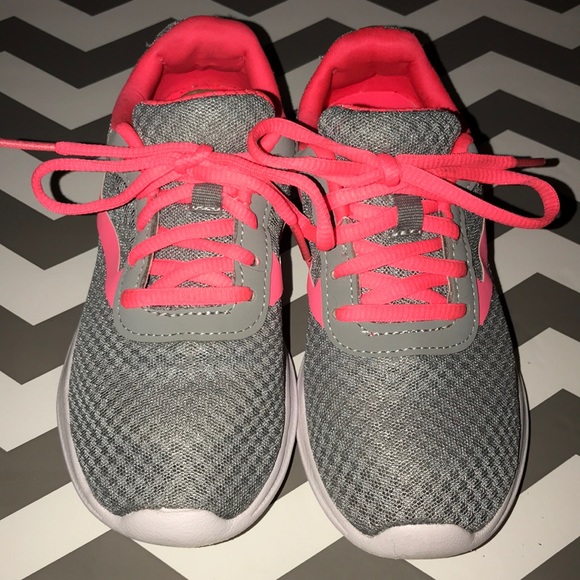 Athletic Works mesh sneakers - Picture 2 of 10